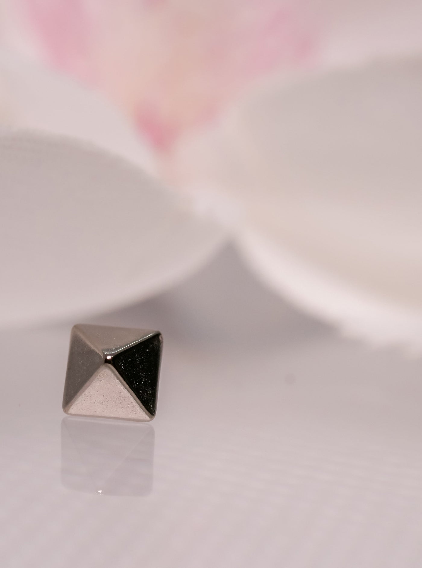 pyramid square stud threadless body jewelry basic standard upgrade